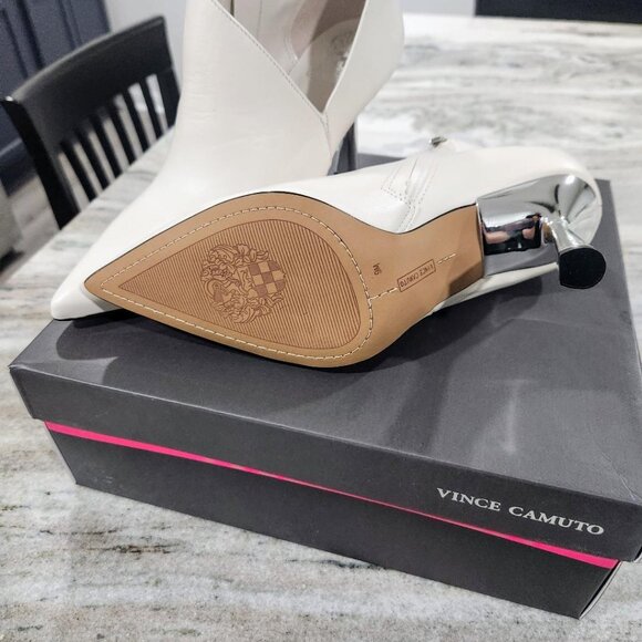 Vince Camuto Women's Pointed Toe Bootie Creamy White - Picture 7 of 8